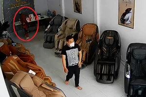 Đôi nam nữ dàn cảnh trộm iPhone 13 Promax ở cửa hàng ghế massage