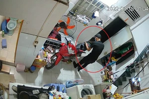 Gom tiền đóng học phí cho con thì bị trộm lấy sạch