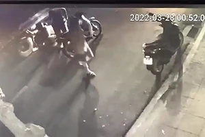 Người say gặp tai nạn, bị 1 nhóm người lấy hết tài sản