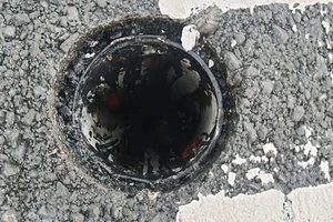 Công an xác định hung thủ trộm hàng chục nắp chắn rác Cầu Thủ Thiêm 2