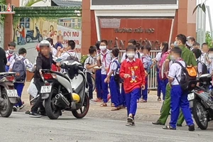 Hơn 200 học sinh tiểu học biểu hiện bất thường sau khi ăn canh bạc hà