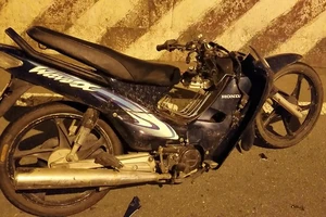 Thanh niên chết gần xe chở rác trên cầu vượt Tỉnh lộ 10B