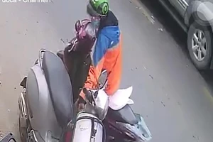 Nữ sinh chở chó đi cắt tỉa lông bị trộm ba lô hơn 30 triệu