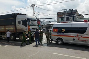 Hai người phụ nữ bị xe tải cuốn vào gầm, 1 người tử vong