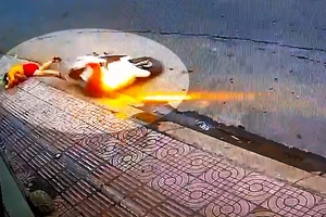 Cướp giật túi xách khiến người phụ nữ té ngã, nhập viện cấp cứu