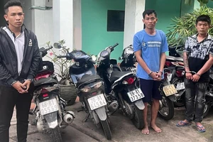 2 người đàn ông gây ra hơn 10 vụ trộm ở cửa hàng tiện lợi khắp TP.HCM