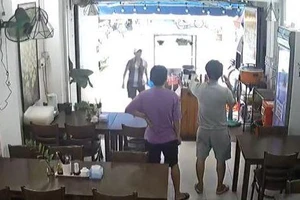 Vụ dàn cảnh mua cơm trộm điện thoại: Thủ phạm đã mang trả lại