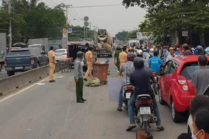 1 cán bộ Công an tỉnh Long An đi học bị xe trộn bê tông cán tử vong