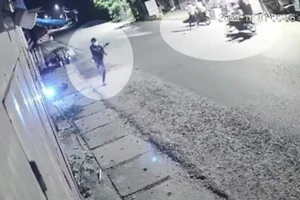 Trộm chó đuổi đánh 3 dân quân tự vệ, lấy luôn chìa khóa xe máy