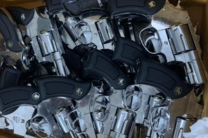 Đường dây chuyên buôn súng, đạn... bị Công an TP.HCM bắt