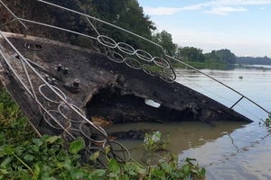 Vụ cháy du thuyền trên sông Sài Gòn: Vẫn đang trục vớt