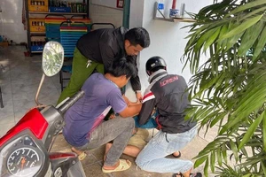 Thượng úy công an tước dao, bắt cướp ở Tân Phú