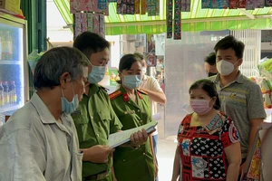 Chuyên thu gom thuốc lậu bán lẻ, người đàn ông bị bắt