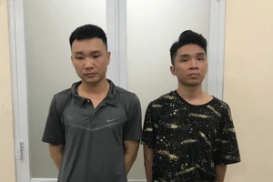 Cướp giật bị nạn nhân đánh té ngã, rút bình xịt hơi cay tấn công