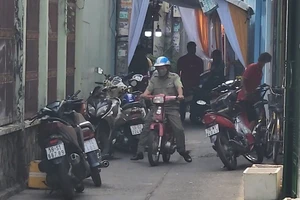 Hai người đàn ông rơi lầu chết ở lễ đính hôn