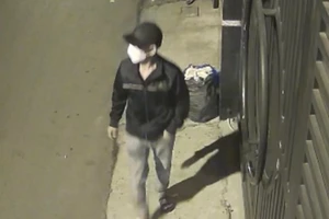 Bị truy nã về tội giết người vẫn rủ anh em họ đi trộm ở Gò Vấp