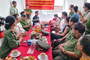 Phó đội trưởng Đội CSPCCC được trao nhà ở xã hội