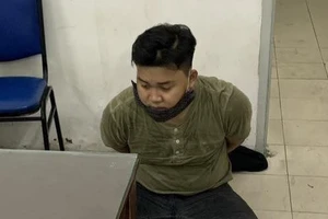 Tổ dân quân đuổi bắt cướp giật iPhone ở trung tâm TP.HCM