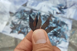 Đinh tặc tái xuất bẫy người đi đường ngay gần trụ sở công an