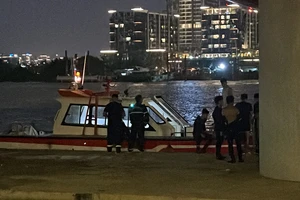 Nam thanh niên nhảy cầu Thủ Thiêm 2 mất tích trong đêm tối