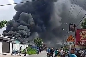 Vụ cháy nhà dân ở Củ Chi thiêu rụi 8 ô tô, thiệt hại hơn 2,2 tỉ