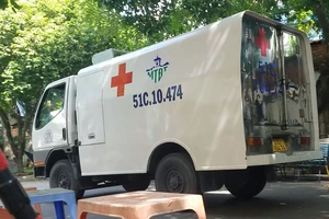 Người phụ nữ tử vong nghi rơi lầu chung cư trên đường Lạc Long Quân