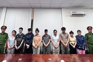 TP.HCM: Bắt 11 người, ‘đánh sập’ hàng chục app cho vay, đòi nợ khủng bố