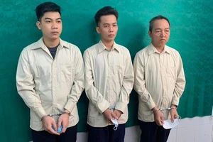 Đề nghị truy tố 7 người sản xuất, buôn bán tân dược giả ở quận 8