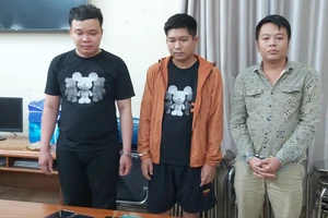 2 băng tín dụng đen khủng bố người vay bằng hình ảnh, clip khỏa thân