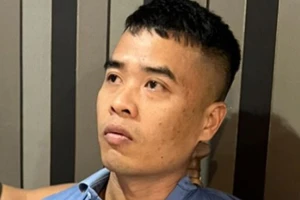 Thợ sửa máy tính bỏ nghề đột nhập trường học trộm RAM và CPU