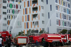 Công an TP.HCM diễn tập chữa cháy tại Bệnh viện Nhi đồng TP