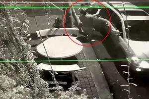 Người dân kể thời khắc công an đến khách sạn đưa bé gái bị bắt cóc ra ngoài