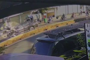 Đi bộ về nhà sau khi rút tiền, người đàn ông bị xe máy tông tử vong