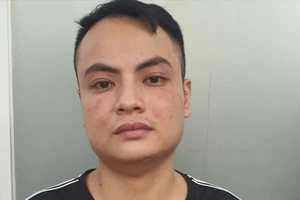 Thua bạc, lừa bán siêu xe Mercedes AMG G63 giá hơn 13 tỉ