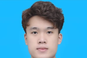 Mê đánh bạc qua mạng, nhân viên ngân hàng lừa nữ đồng nghiệp tiền tỉ