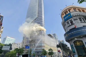 Hơn 2 ngàn người diễn tập chữa cháy ở tòa nhà Bitexco cao 68 tầng