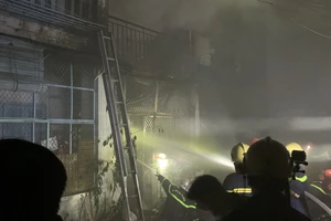 Cháy nhà trên đường Lê Văn Sỹ, 2 người chết