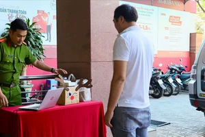 TP.HCM lần đầu tiên thí điểm việc 'Face ID' khách hàng tới ngân hàng giao dịch