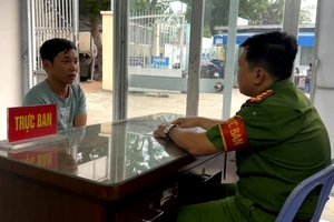 Nam thanh niên vừa giật iPhone đi bán thì bị bắt