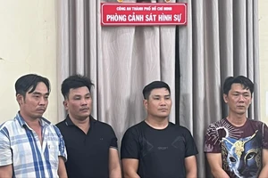 Nhóm cưỡng đoạt 9 lần tìm nạn nhân để đánh đập, tạt sơn, ném đá ở quận 12