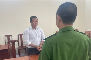 Thanh tra giám sát ngân hàng nhờ người đóng giả nhân viên ngân hàng để lừa đảo