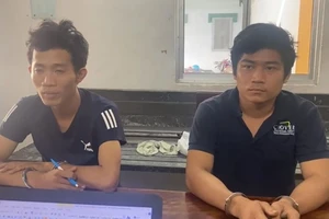 Nam shipper té xe khi tông cướp giật ở Củ Chi