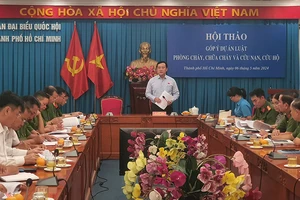 Góp ý do dự án Luật PCCC&CNCH: 'TP triệu dân không có trực thăng chữa cháy'