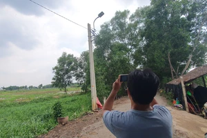 Người đàn ông tử vong vì tự leo lên cột đấu nối dây điện