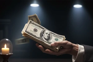 Nghe giới thiệu là công an, chi ngay 300 triệu nhờ ‘chạy án’