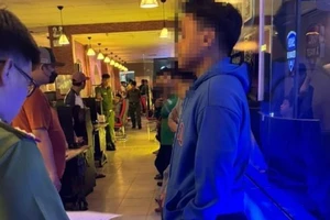 Kiểm tra quán internet ‘đóng cửa’ phát hiện 3 người dương tính ma túy