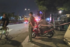 Tài xế xe ôm đâm chết người bán đồ câu trong cuộc nhậu trên vỉa hè Quốc lộ 1