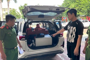 Bắt nhóm người Việt và Trung Quốc chở trạm BTS giả gửi tin nhắn quảng cáo cá cược