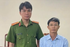 Nam nhân viên ngân hàng lừa đồng nghiệp 20,5 tỉ