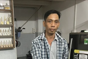 Chạy từ Nhà Bè tới Bình Chánh để trộm đồ ở 2 quán cà phê